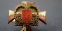 Miniaturka odznaki pułkowej 57 Pułk Piechoty